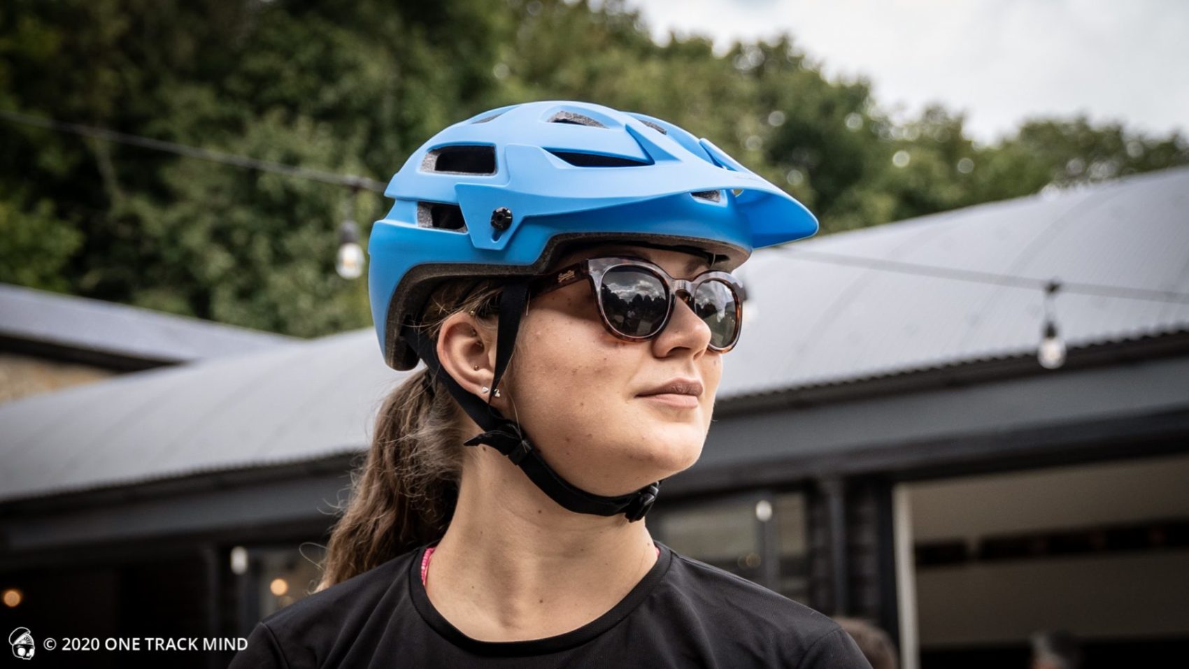 Giant rail mtb discount helmet