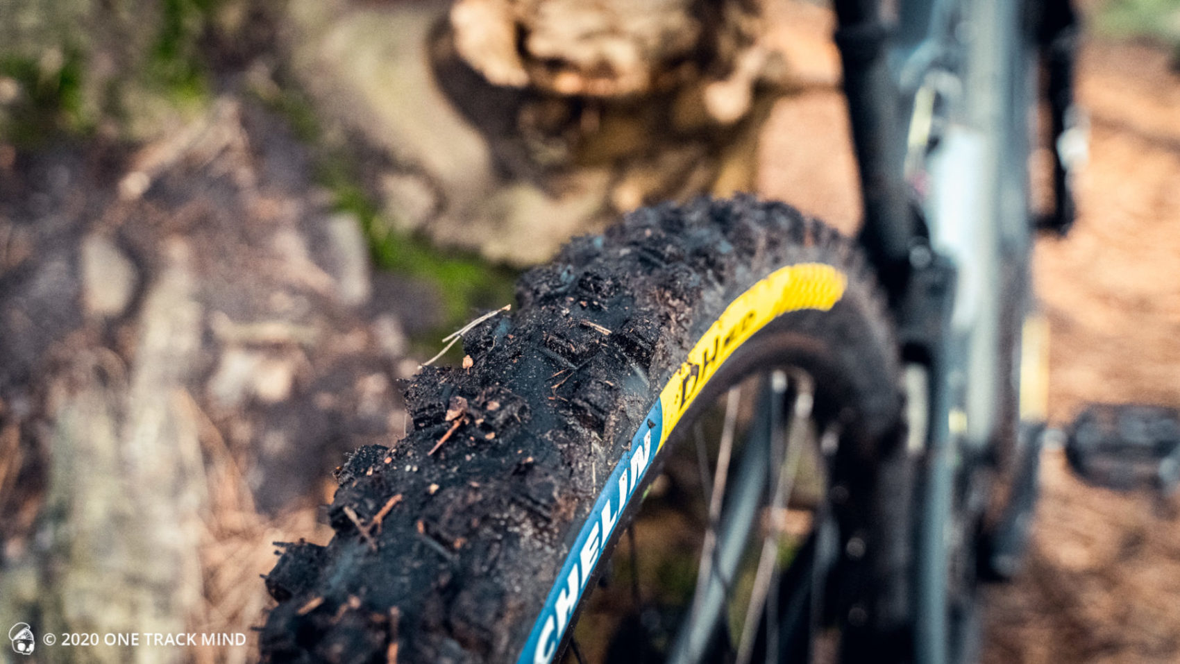 Michelin DH Mud 2.40 Bike Tire x Front or 27.5 Rear Compound, DH MAGI-X  Mountain Terrain, Muddy for Line Racing inch 通販