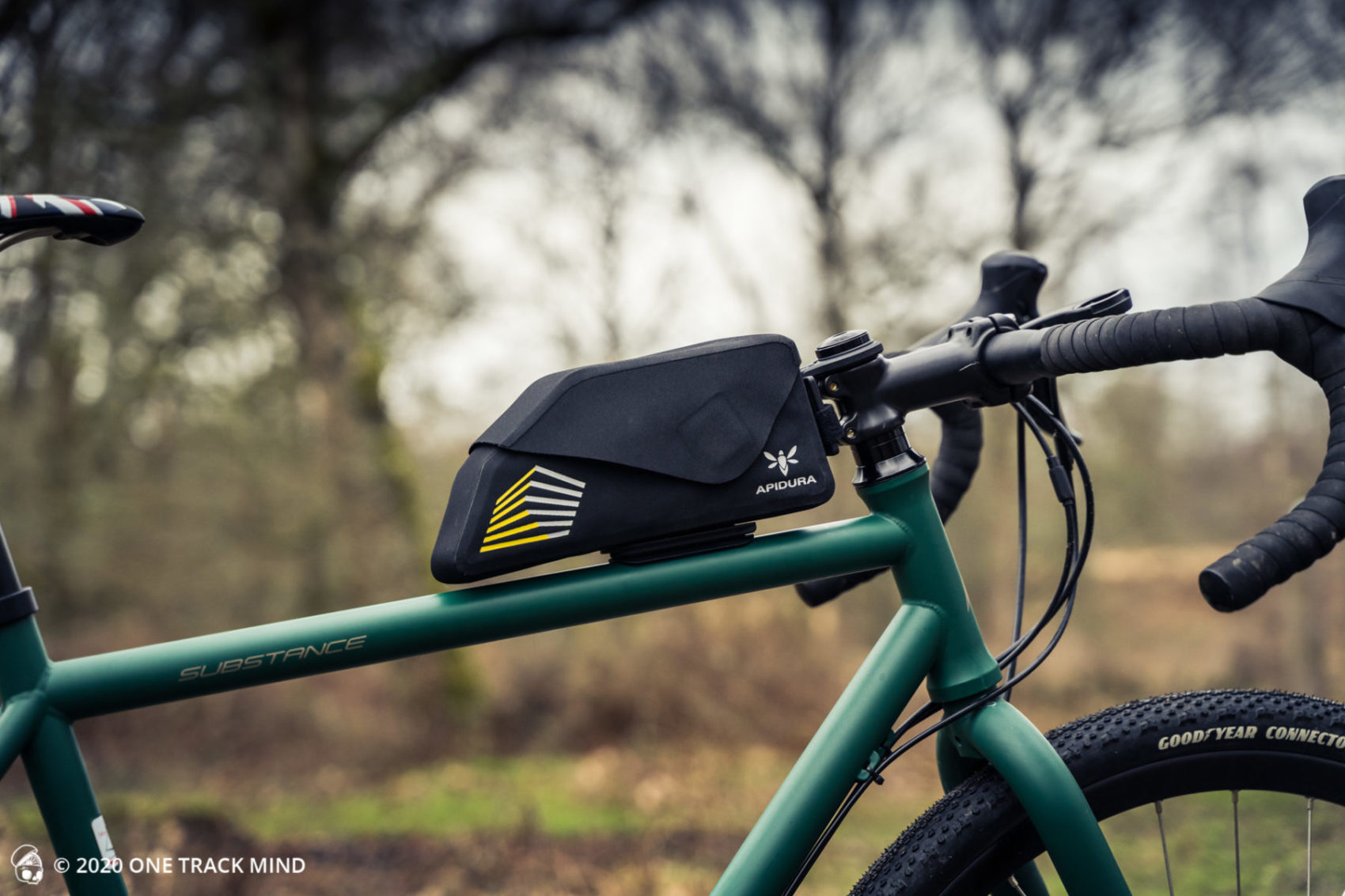 Apidura racing bolt on top sale tube bag